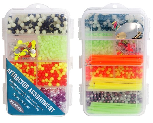 Un kit de perles, lames de cuillères, tubes lumineux et hélices
